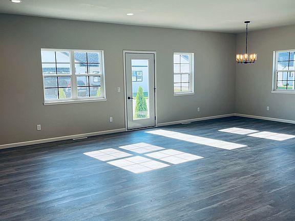 5th image of 203 Bonnie Ln