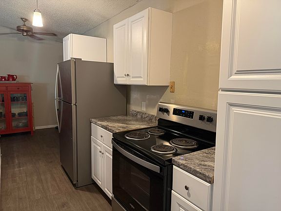 5th image of 2702 University Ave