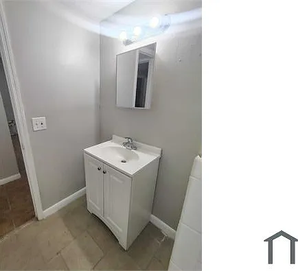 2851 Sophia St #9 — Photo 7