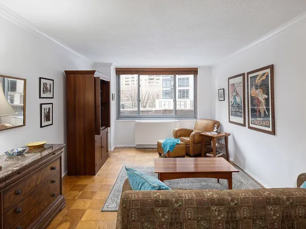 2025 Broadway Front 2A, New York, NY 10023