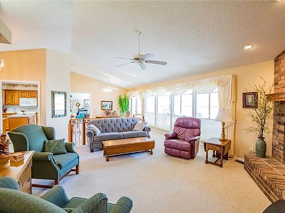 4th image of 18 Stornoway Ln