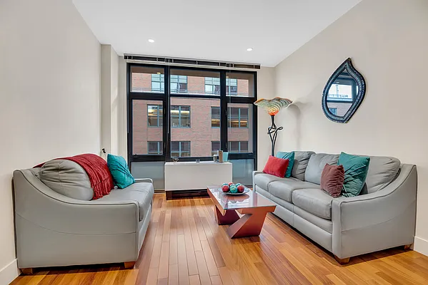 Sold by Modern Spaces | media 3