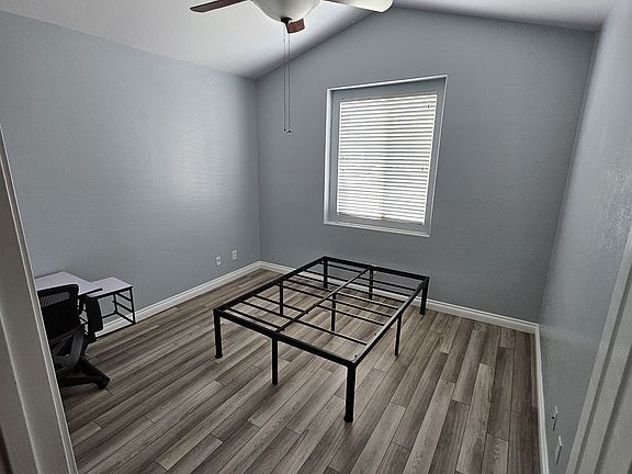 Downstairs bedroom - 1a
