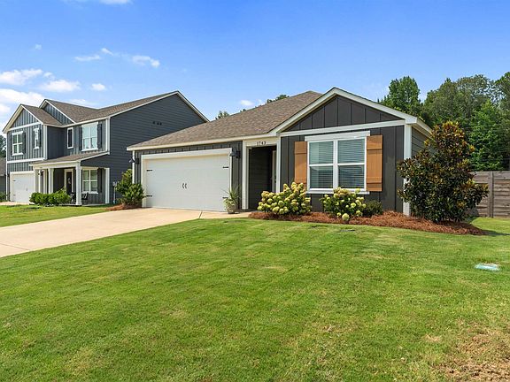 3rd image of 1743 Dixon Cir