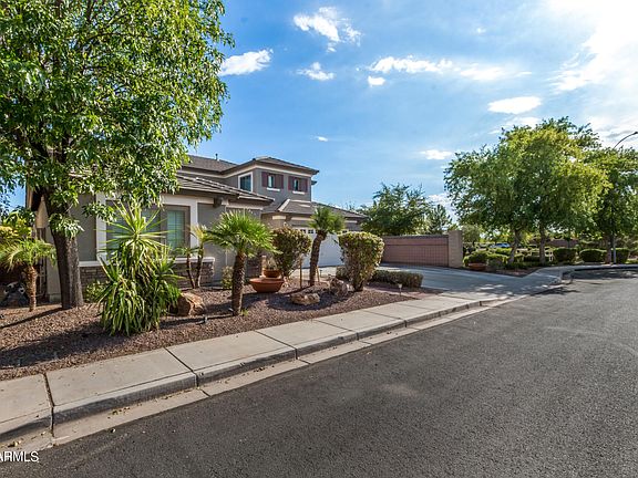 5th image of 13617 W EARLL Drive