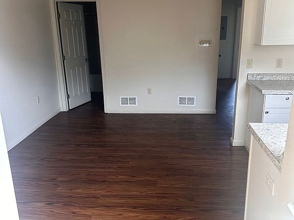 4th image of 1918 Jane St #2