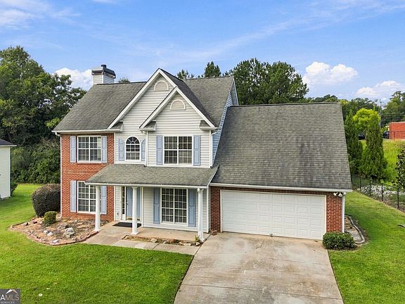 3rd image of 40 Summer Leigh Dr