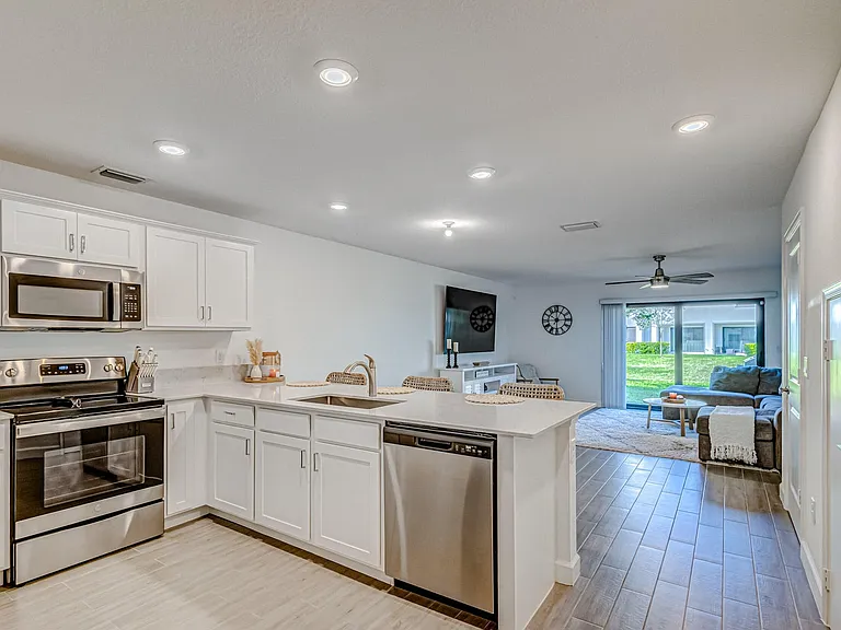 5007 Woods Edge Cir — Photo 22