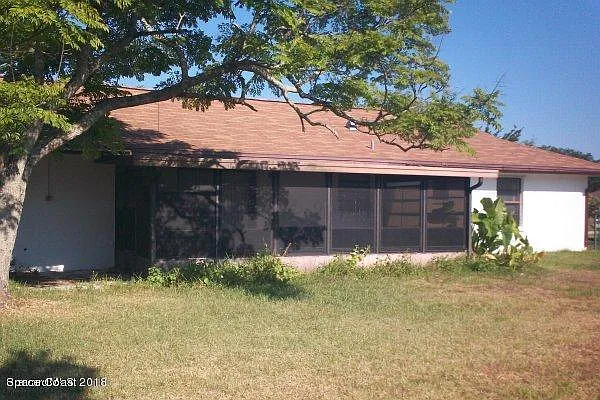 843 Emden Ave NW — Photo 3