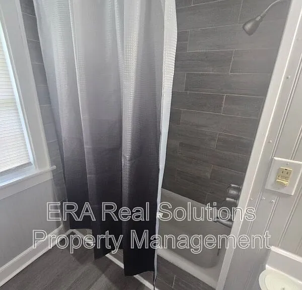 693 N Dawson Ave — Photo 14