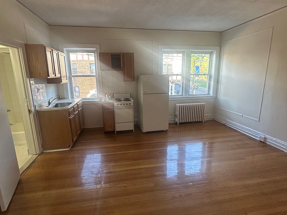 1st image of 299 Wolfs Ln APT 2