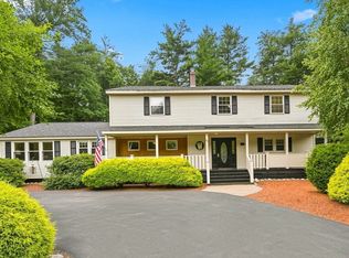 90 Rounsevell Rd, Tewksbury, MA 01876