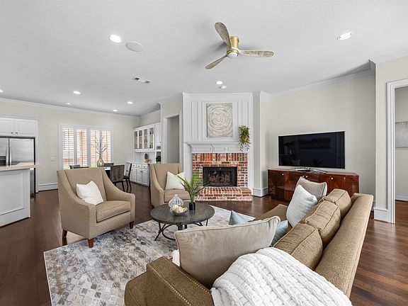 5th image of 4012 Milano Dr