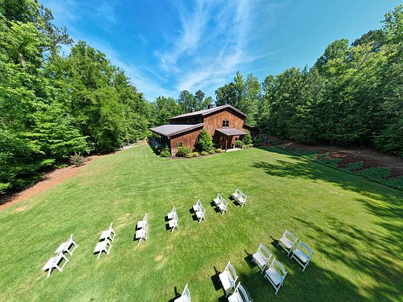 3rd image of 701 Wingert Rd