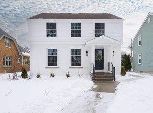 4828 N Newhall St, Whitefish Bay, WI