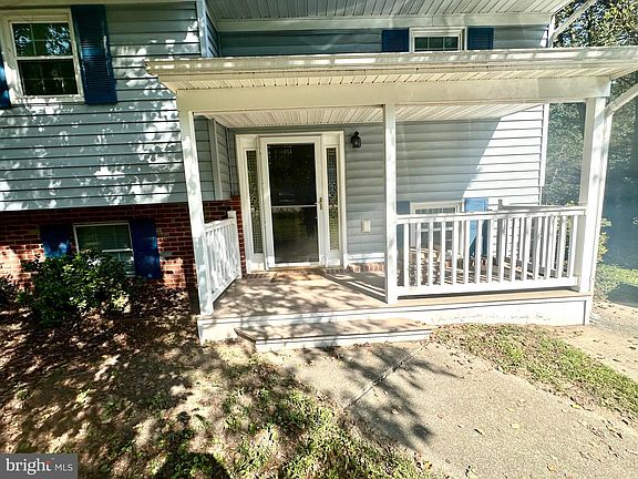 2nd image of 1158 Blue Bird Ln