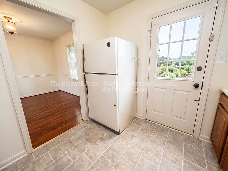 479 Bramblewood Ln — Photo 4