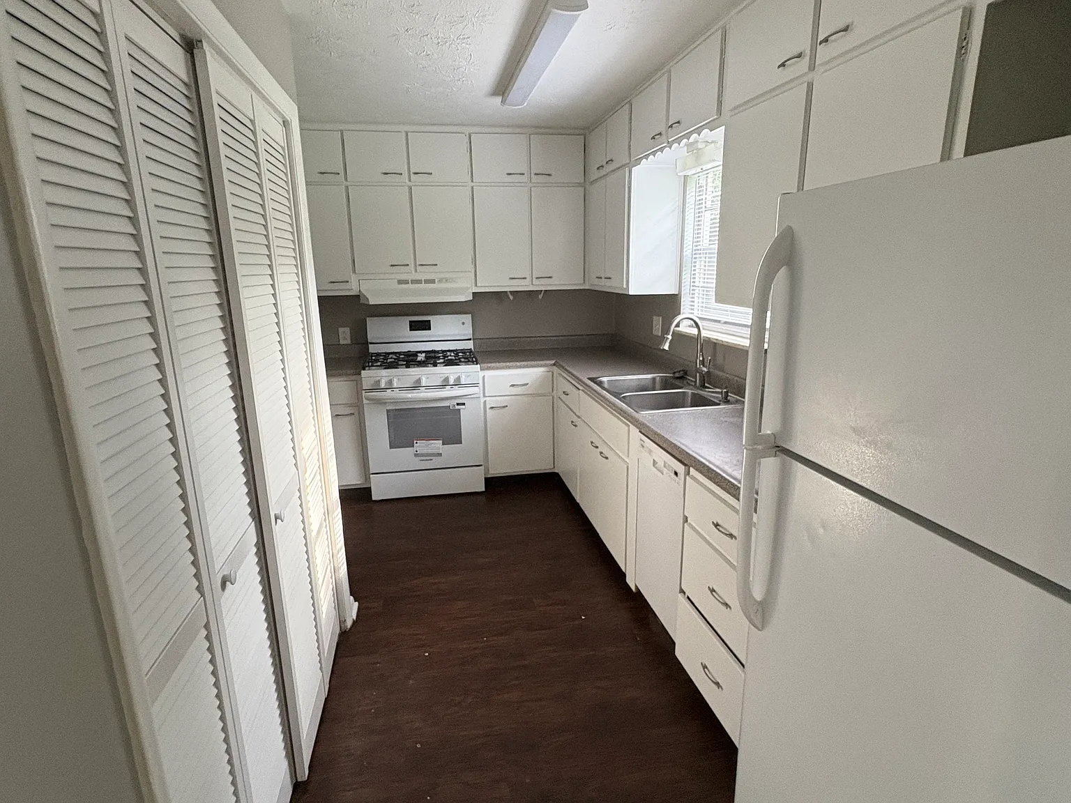3 bed, 1364 sqft, $1,350 — Photo 1