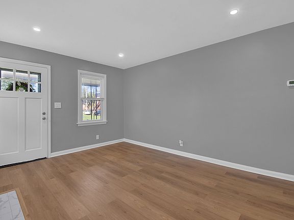 4th image of 42 S Weyant Ave