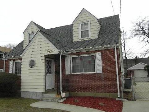 2nd image of 407 1st Pl
