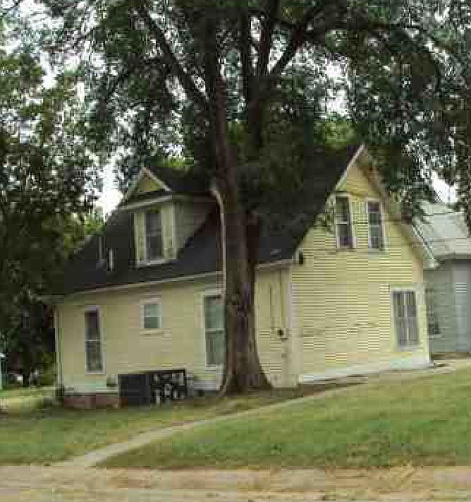 2nd image of 724 N Blaine St