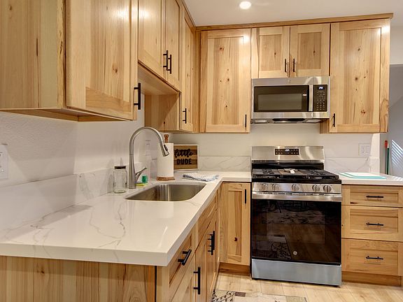 4th image of 336 Knight Ave #A
