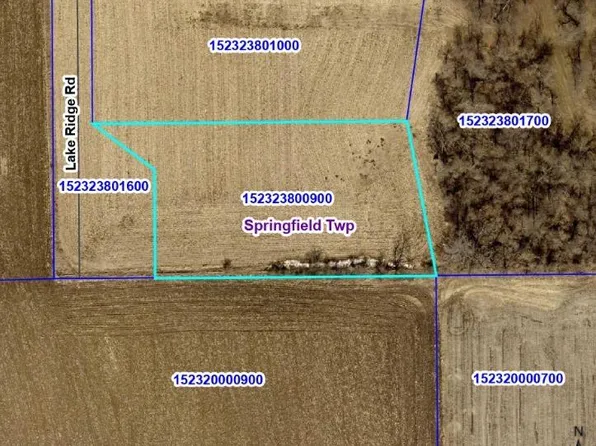 Lake Ridge Rd, Decorah, IA 52101