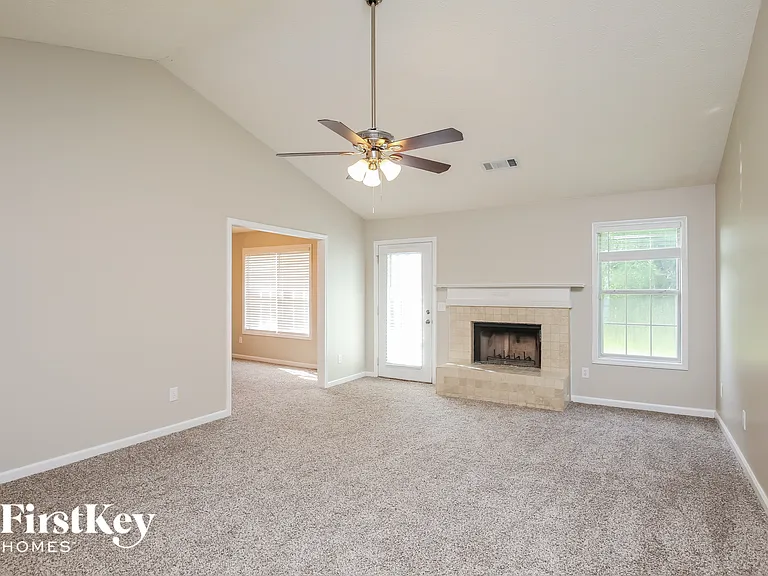 1500 Summer Lake Ter — Photo 4