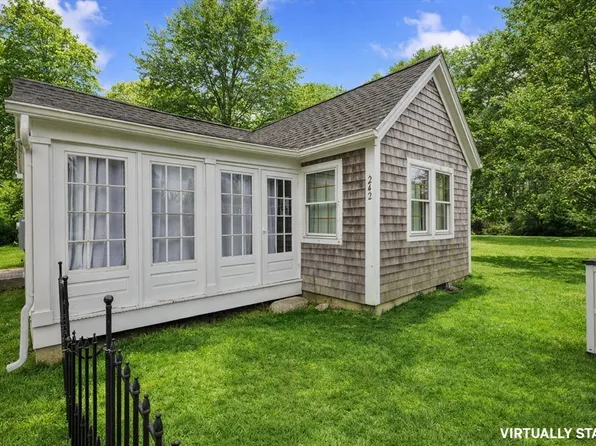 242 Enterprise St, Duxbury, MA 02332