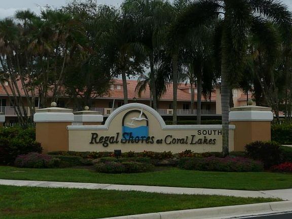 2nd image of 5876 Regal Glen Dr