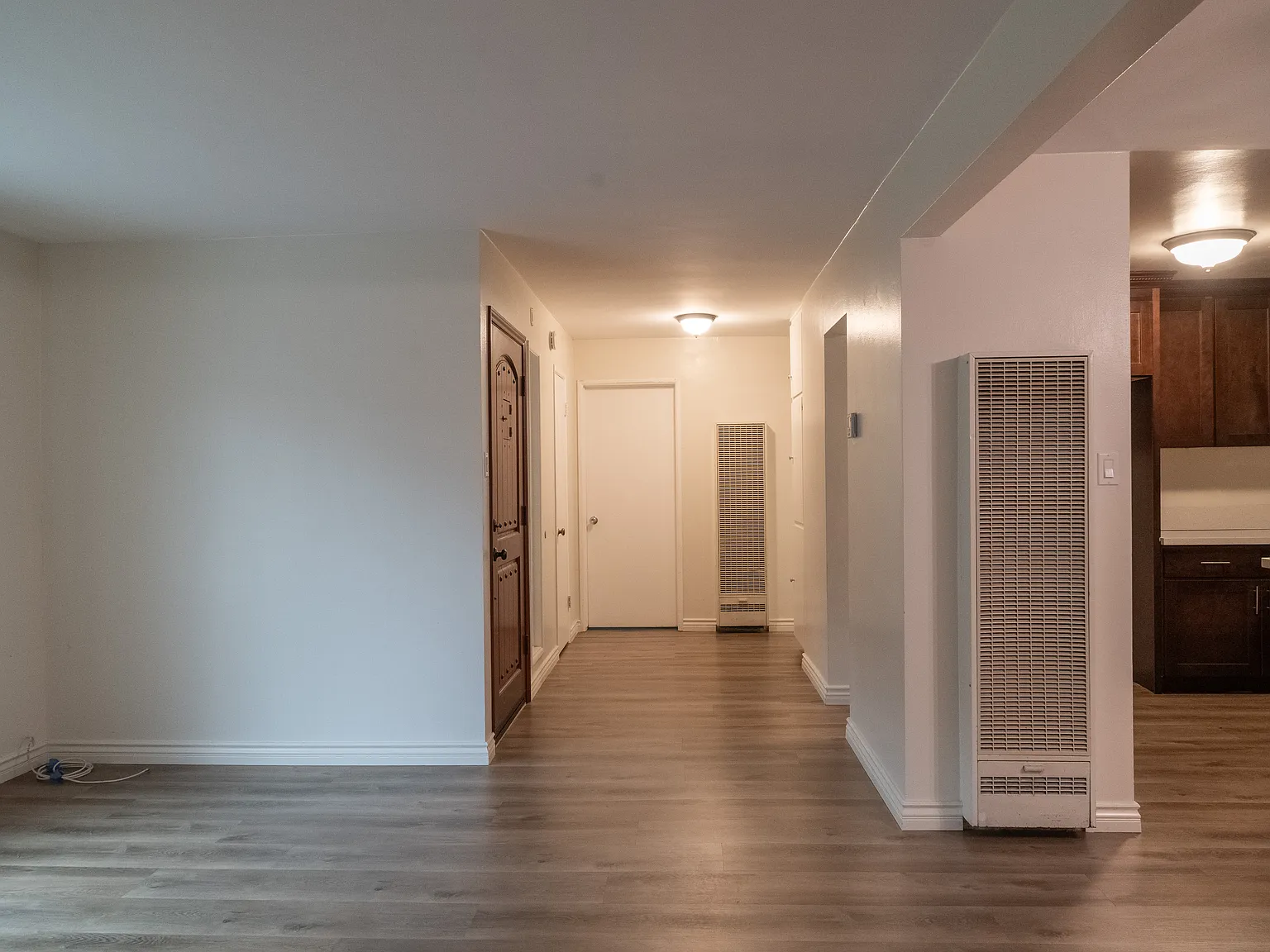 2 bed, 1040 sqft, $2,850 — Photo 4
