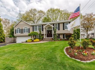 50 Thunder Trl, Cranston, RI 02921