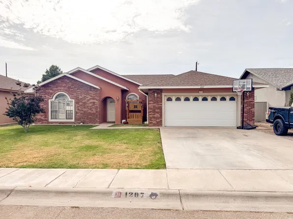 1207 S 15th St, Artesia, NM 88210