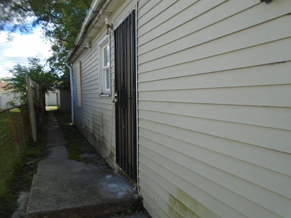 5th image of 14937 S Sacramento Ave