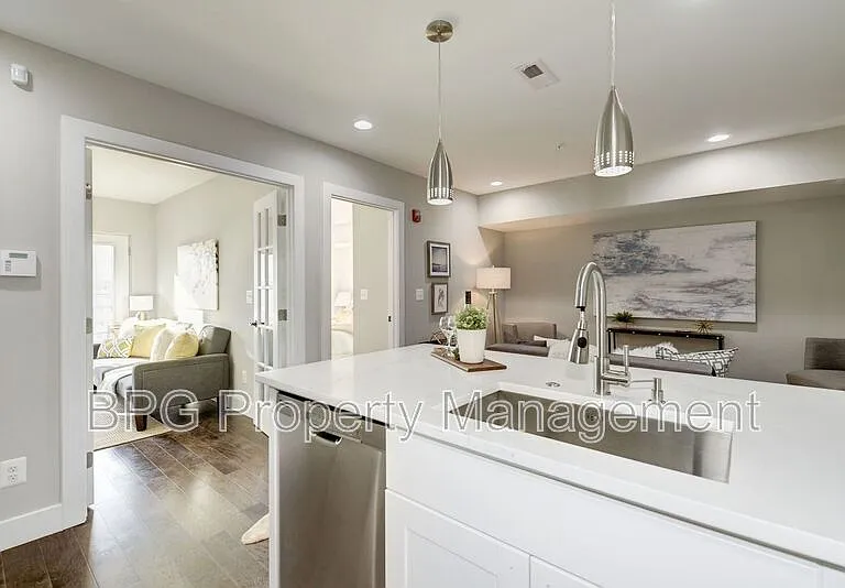 528 Kennedy St NW #402 — Photo 3