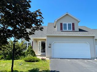 17A Pointe West Dr #A, Halfmoon, NY 12065