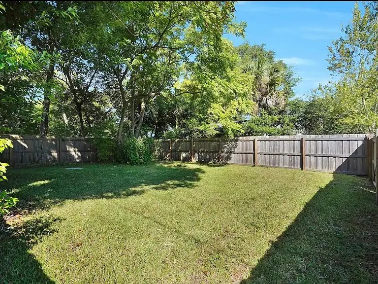 2205 Ernest St — Photo 17