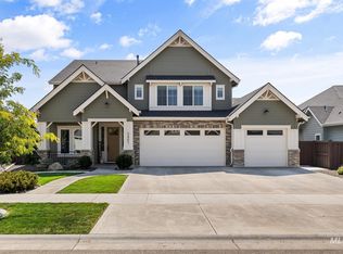 3401 W Wolf Rapids Dr, Meridian, ID 83646