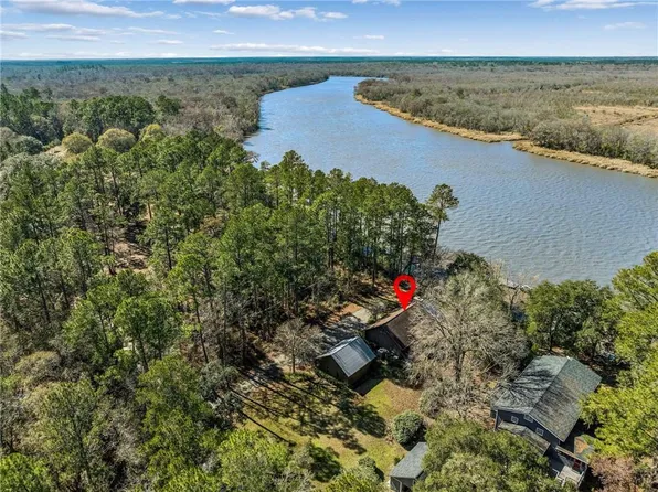 295 Incachee Ct, Woodbine, GA 31569