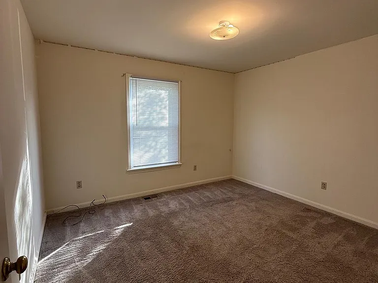 900 Dewberry Dr — Photo 14