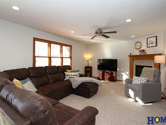 4th image of 8925 Foxtail Dr