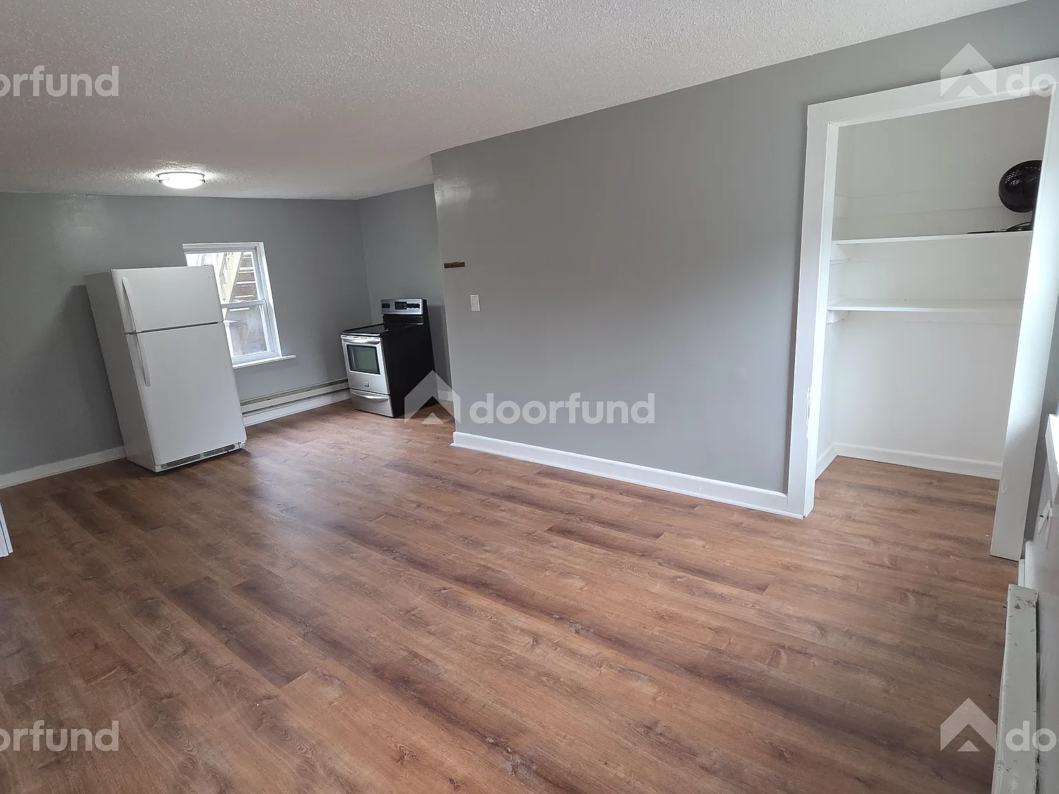 2 bed, 650 sqft, $1,350 — Photo 2