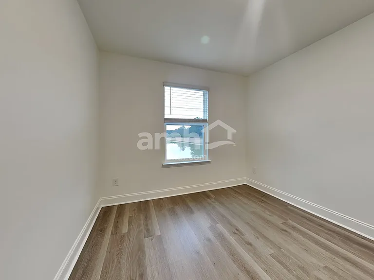 329 Armstrong Curv — Photo 21