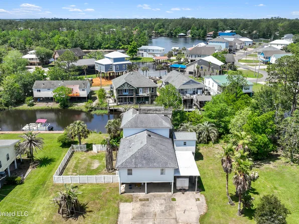 15041 Sioux Pl, Kiln, MS 39556
