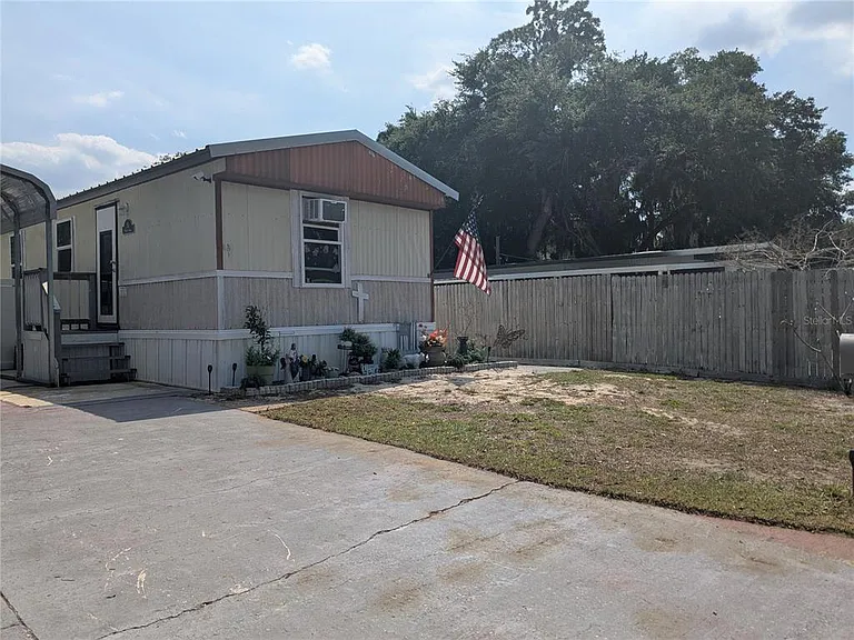 53 Sunset Cir — Photo 2
