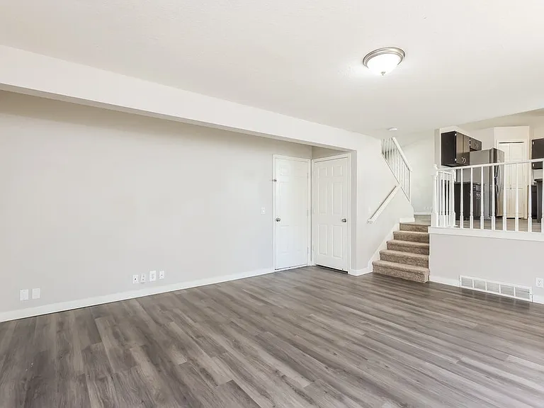 5902 S Woodview Dr — Photo 11