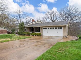 322 Hill Trl, Ballwin, MO 63011