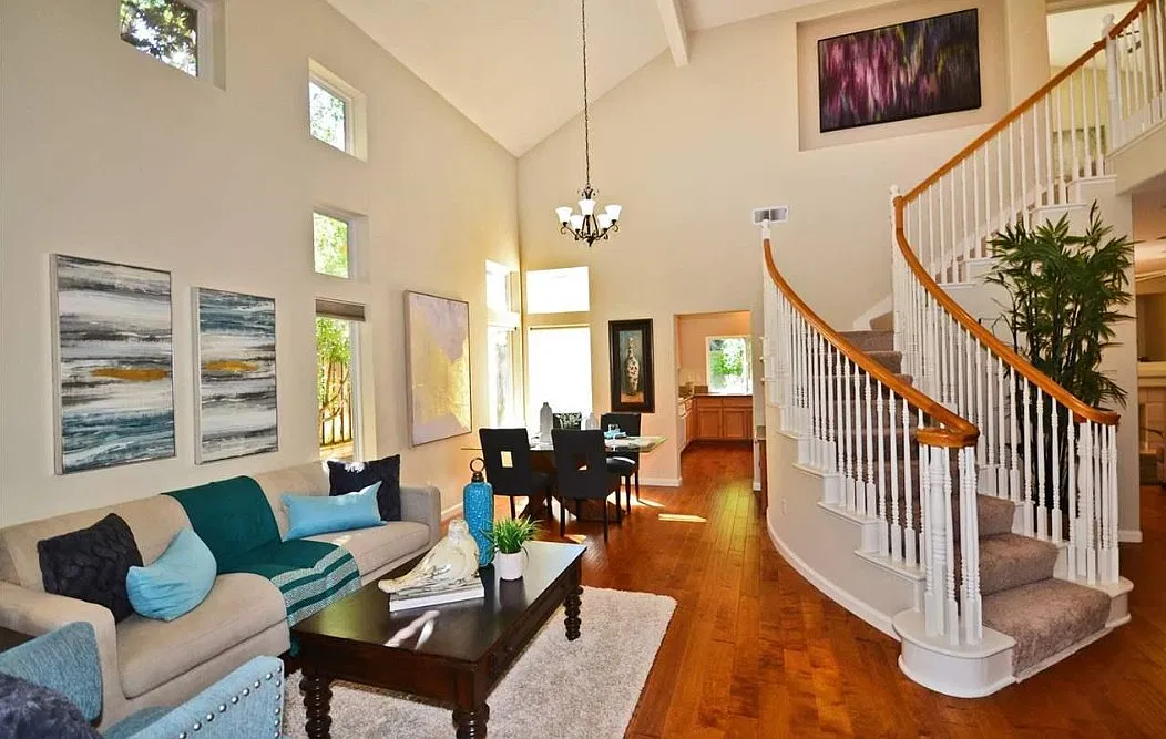 4 bed, 2059 sqft, $4,750 — Photo 2