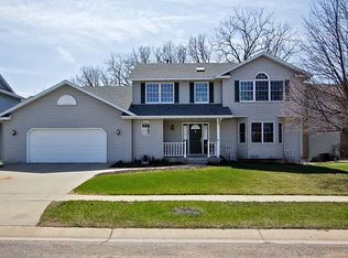1804 Viola Heights Ln NE, Rochester, MN 55906