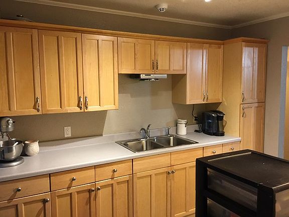 3rd image of 2112 W 28th St